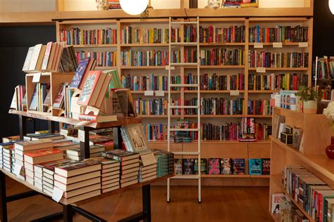 d&e bookstore.